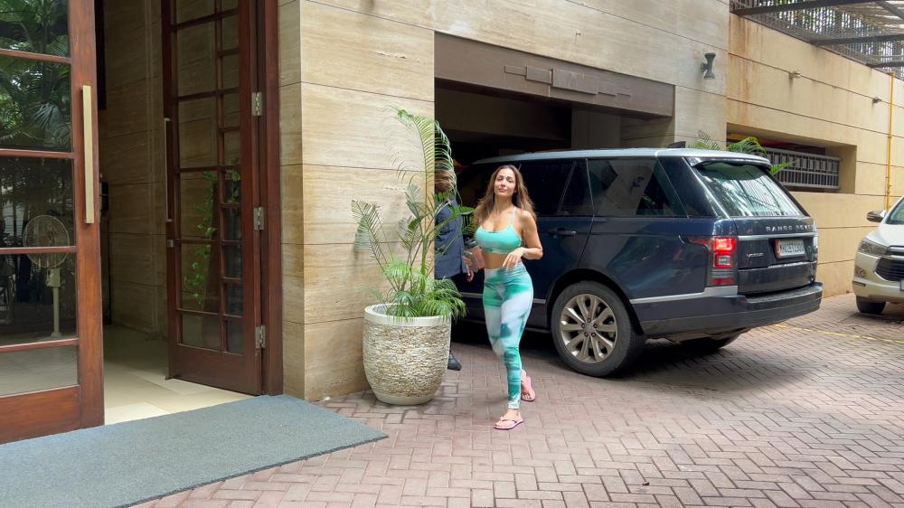 malaika-arora-was-spotted-in-bandra-turning-heads-with-her-effortless-style-and-grace